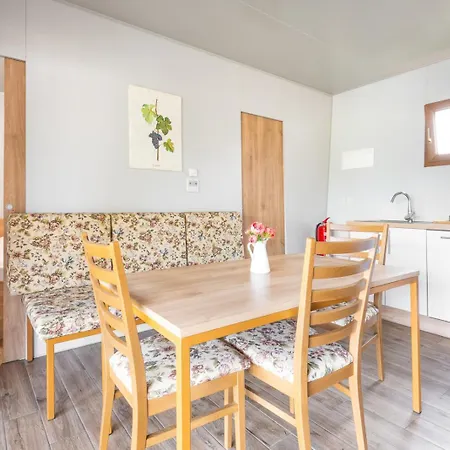 Terme - Mobilne Hiske Med Brajdami אוהל מפואר