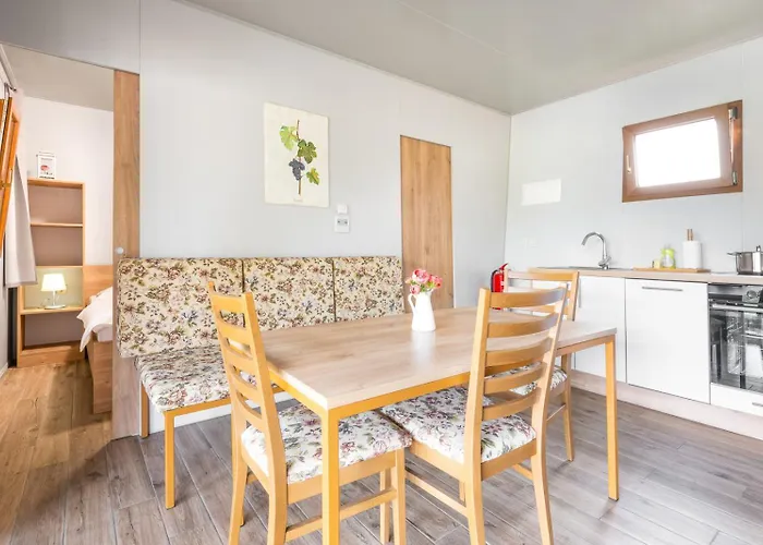 Terme - Mobilne Hiske Med Brajdami Luxussátor